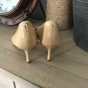 Ivanka trump patent leather pump